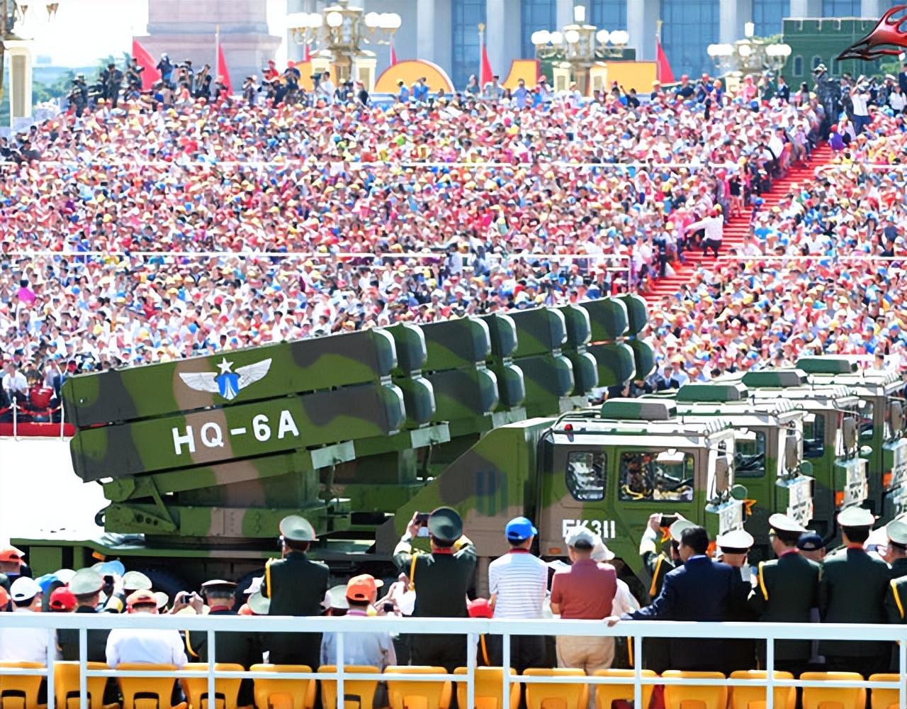 阅兵出现重大失误?导弹挂反、字打错,央视曝真相,涉及82名英烈